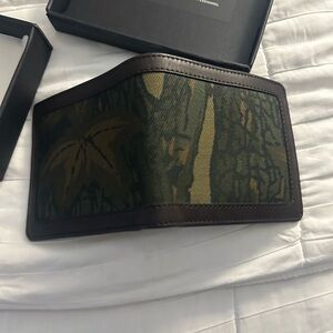 Filson Rugged Twill Wallet in Maple Bark